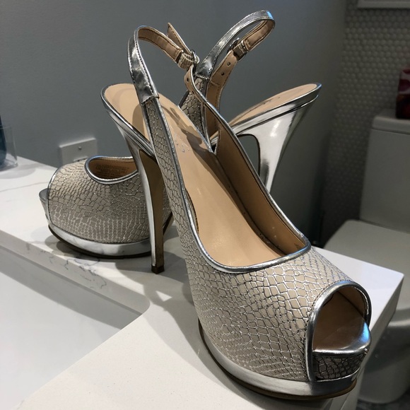 Guess slingback silver heels - Picture 2 of 3